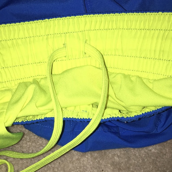 Reekbok workout shorts - Picture 3 of 5